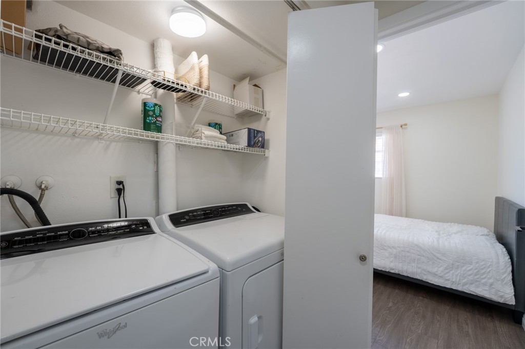 7757 Vía Rosa Maria Burbank, CA 91504 - Photo 30 of 34