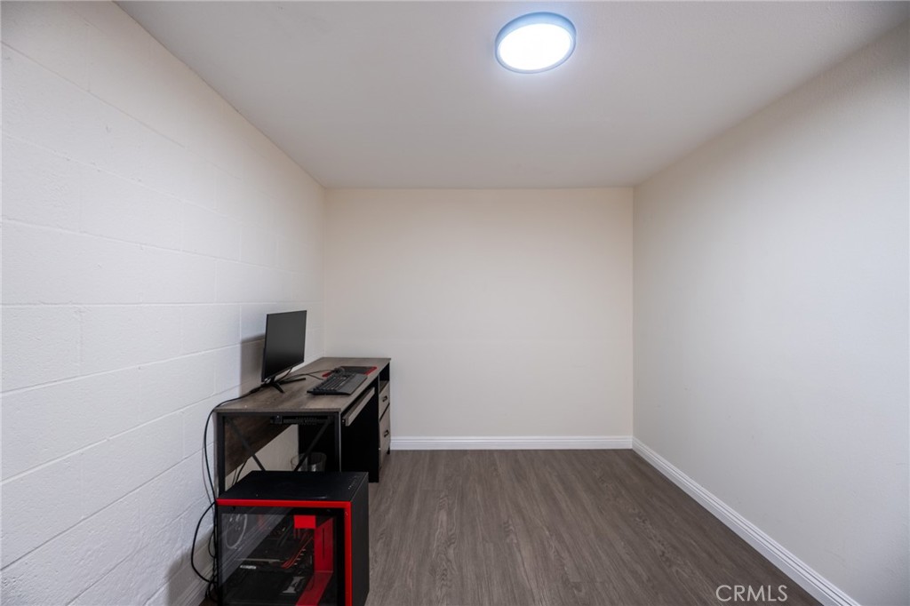 7757 Vía Rosa Maria Burbank, CA 91504 - Photo 31 of 34