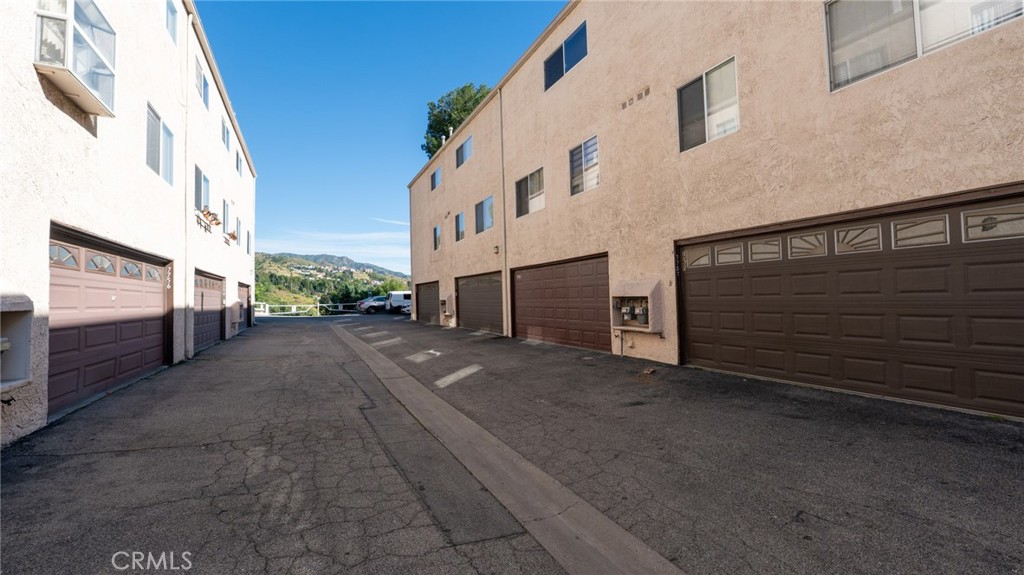 7757 Vía Rosa Maria Burbank, CA 91504 - Photo 34 of 34