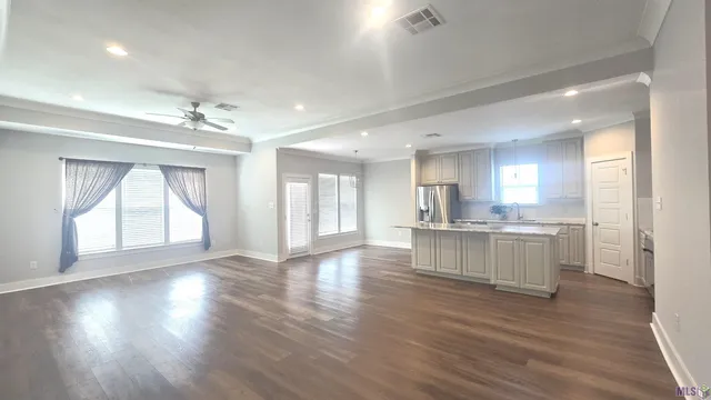 $2,400 | 9016 Stonecroft Avenue, Baton Rouge, LA 70810