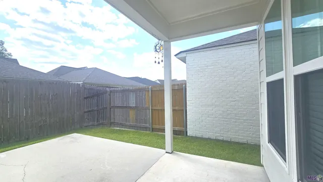 $2,400 | 9016 Stonecroft Avenue, Baton Rouge, LA 70810