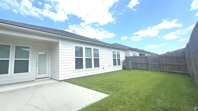 $2,400 | 9016 Stonecroft Avenue, Baton Rouge, LA 70810