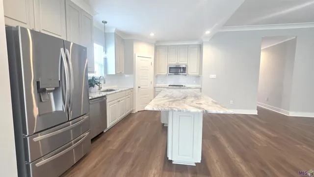 $2,400 | 9016 Stonecroft Avenue, Baton Rouge, LA 70810