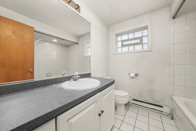 $119,000 | 6634 West 95th Street, Unit 1D, Oak Lawn, IL 60453