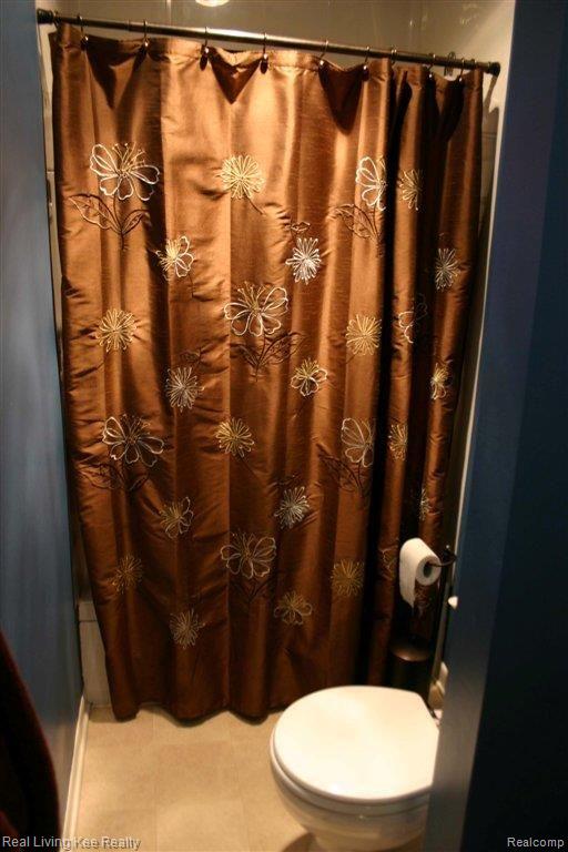 3660 Alida Avenue Rochester, MI 48309 - Photo 14 of 24 Main Bath.jpg