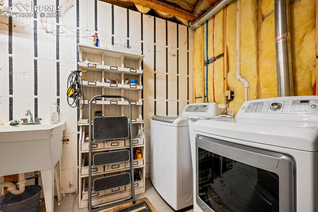 163 Wonder Trail Rye, CO 81069 - Photo 39 of 50 a view of washer and dryer in a room