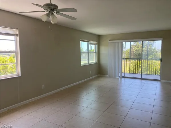 $1,700 | 190 Pebble Beach Boulevard, Unit 301, Naples, FL 34113