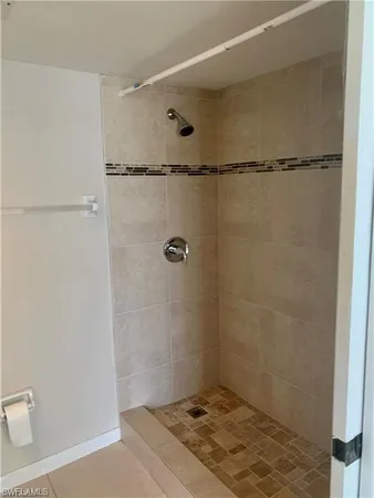 $1,700 | 190 Pebble Beach Boulevard, Unit 301, Naples, FL 34113