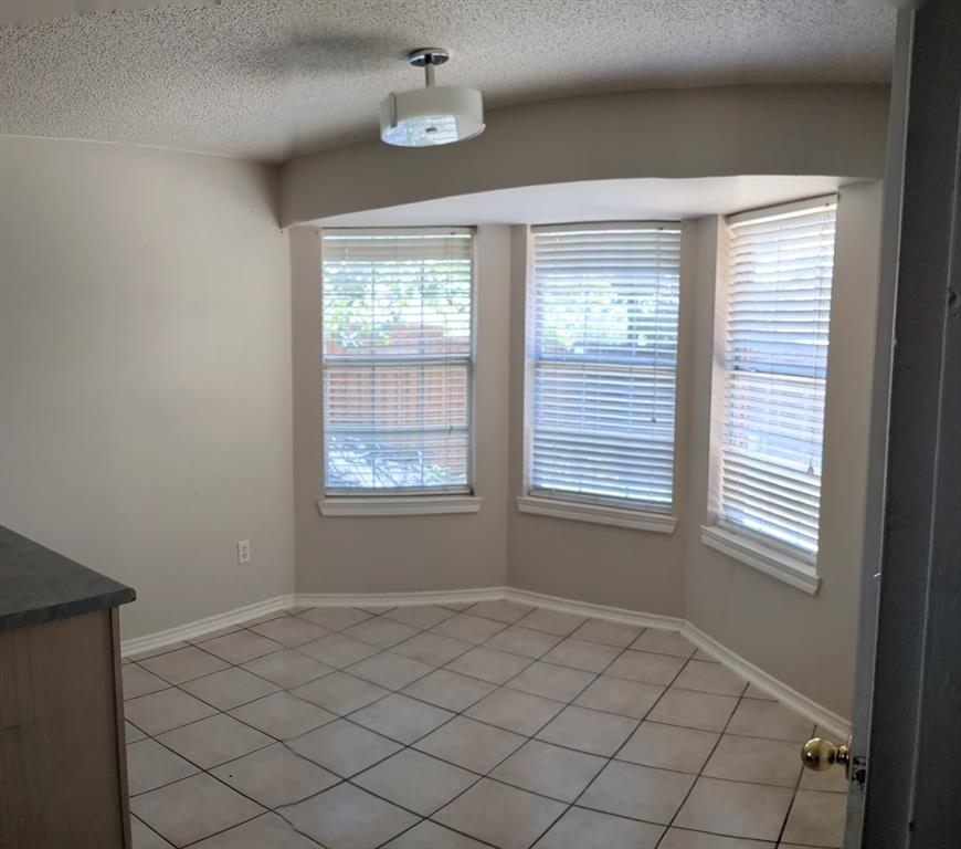 1010 Enlow Circle Commerce, TX 75428 - Photo 4 of 9