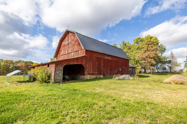 $449,000 | 4420 Bull Run Road, Gregory, MI 48137