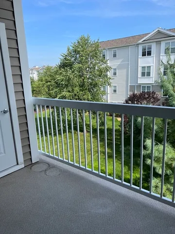 $3,300 | 132 Clocktower Drive, Unit 312, Waltham, MA 02452