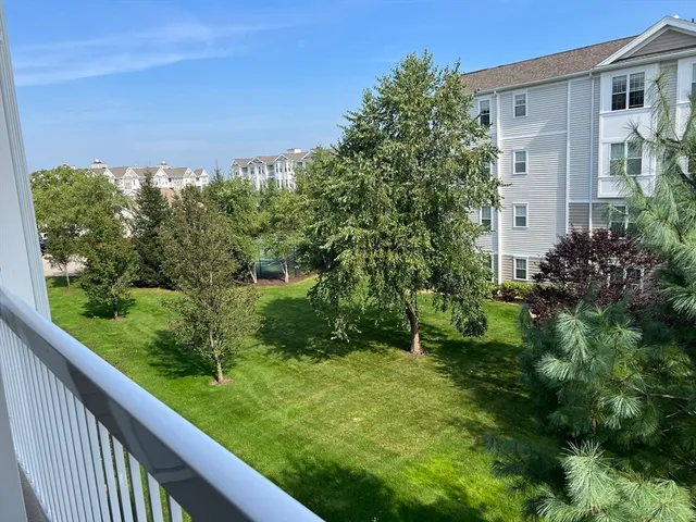 $3,300 | 132 Clocktower Drive, Unit 312, Waltham, MA 02452