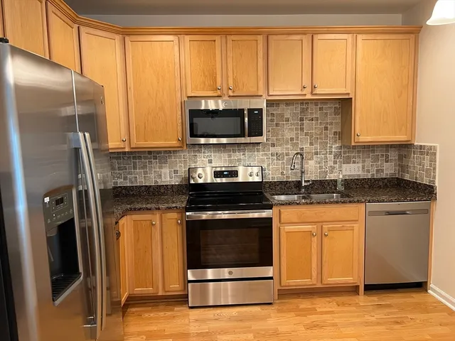 $3,300 | 132 Clocktower Drive, Unit 312, Waltham, MA 02452