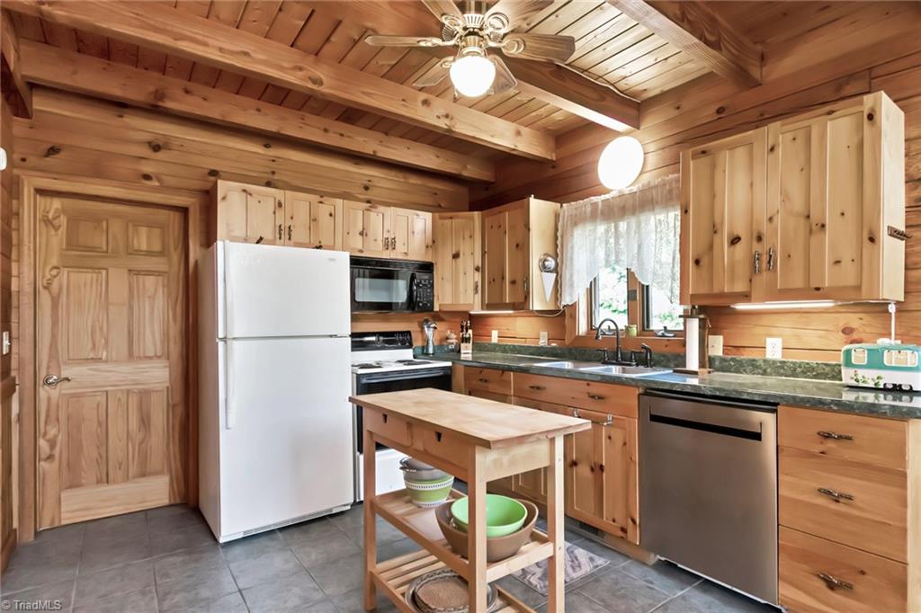 1536 Lucy Bell Road Crumpler, NC 28617 - Photo 12 of 50