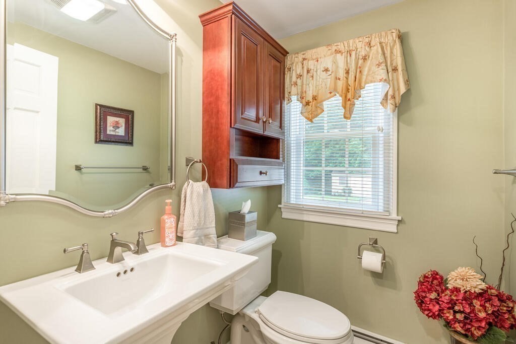 9 Ledgewood Road Woburn, MA 01801 - Photo 8 of 42 Gallery Image 8