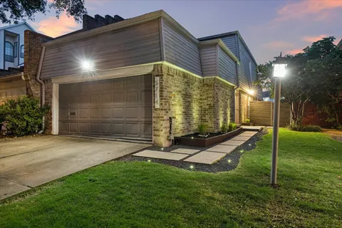 $419,000 | 5714 Innsbruck Street, Bellaire, TX 77401