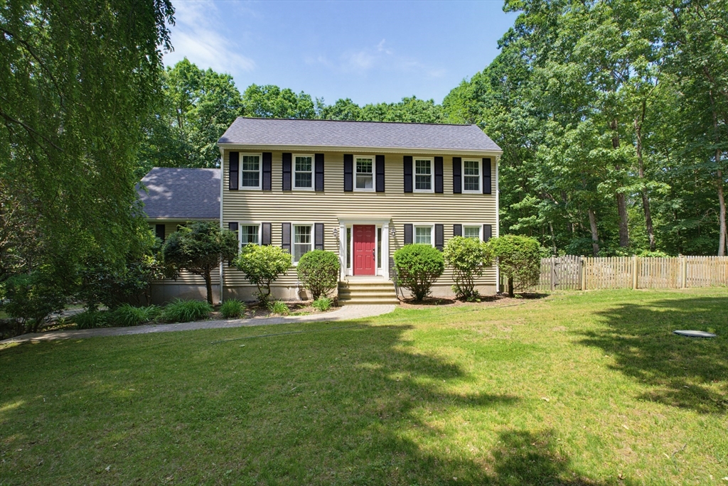 47 Old Village Road Sturbridge, MA 01566 - Photo 2 of 42