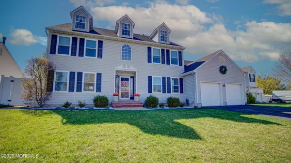 $949,900 | 53 Crater Lake Road, Howell, NJ 07731