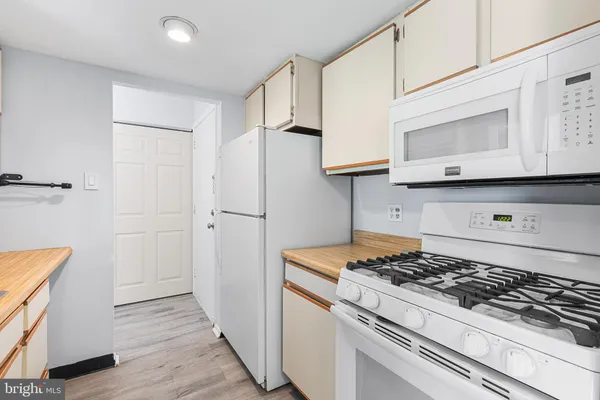 $249,500 | 190 Drummers Lane, Unit 190, Wayne, PA 19087