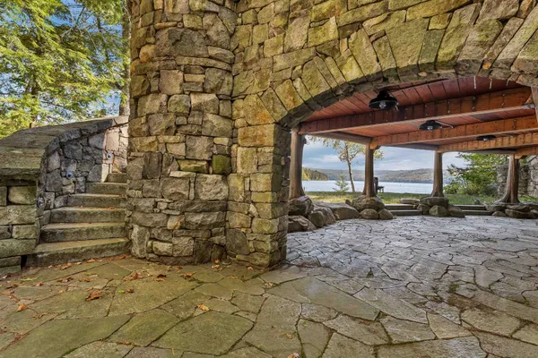 $3,695,000 | 191 North Shore Road, New Durham, NH 03855