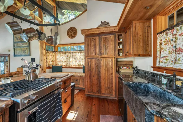 $3,695,000 | 191 North Shore Road, New Durham, NH 03855