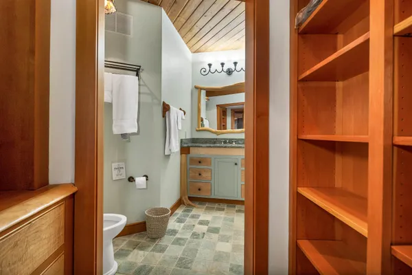 $3,695,000 | 191 North Shore Road, New Durham, NH 03855