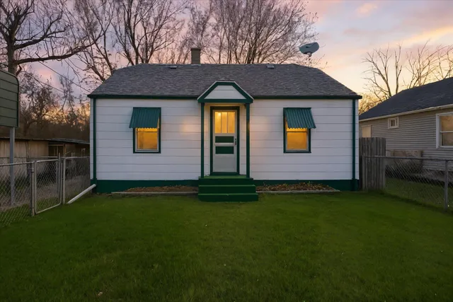 $129,900 | 1053 East Empire Avenue, Benton Harbor, MI 49022