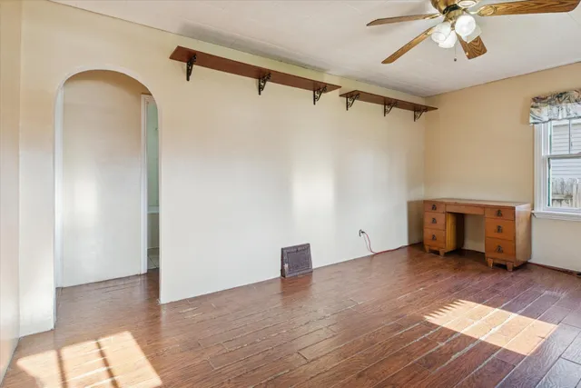 $129,900 | 1053 East Empire Avenue, Benton Harbor, MI 49022