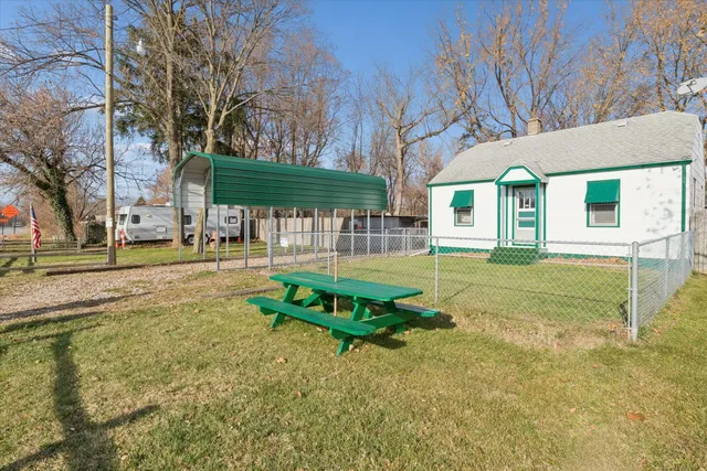 $129,900 | 1053 East Empire Avenue, Benton Harbor, MI 49022