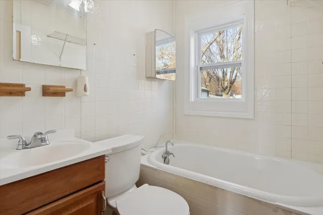 $129,900 | 1053 East Empire Avenue, Benton Harbor, MI 49022