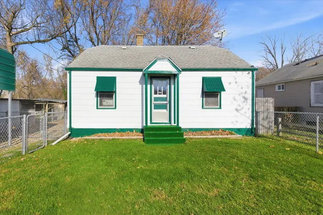 $129,900 | 1053 East Empire Avenue, Benton Harbor, MI 49022