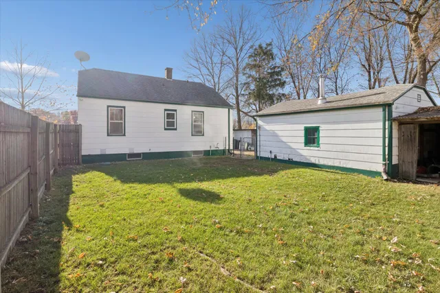 $129,900 | 1053 East Empire Avenue, Benton Harbor, MI 49022