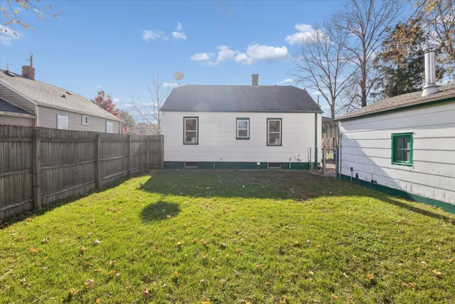 $129,900 | 1053 East Empire Avenue, Benton Harbor, MI 49022