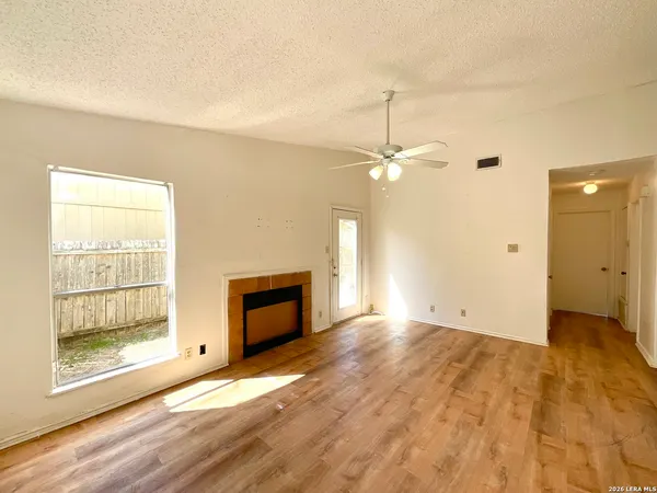 $999 | 5621 Lochmoor, San Antonio, TX 78244