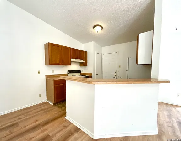 $999 | 5621 Lochmoor, San Antonio, TX 78244