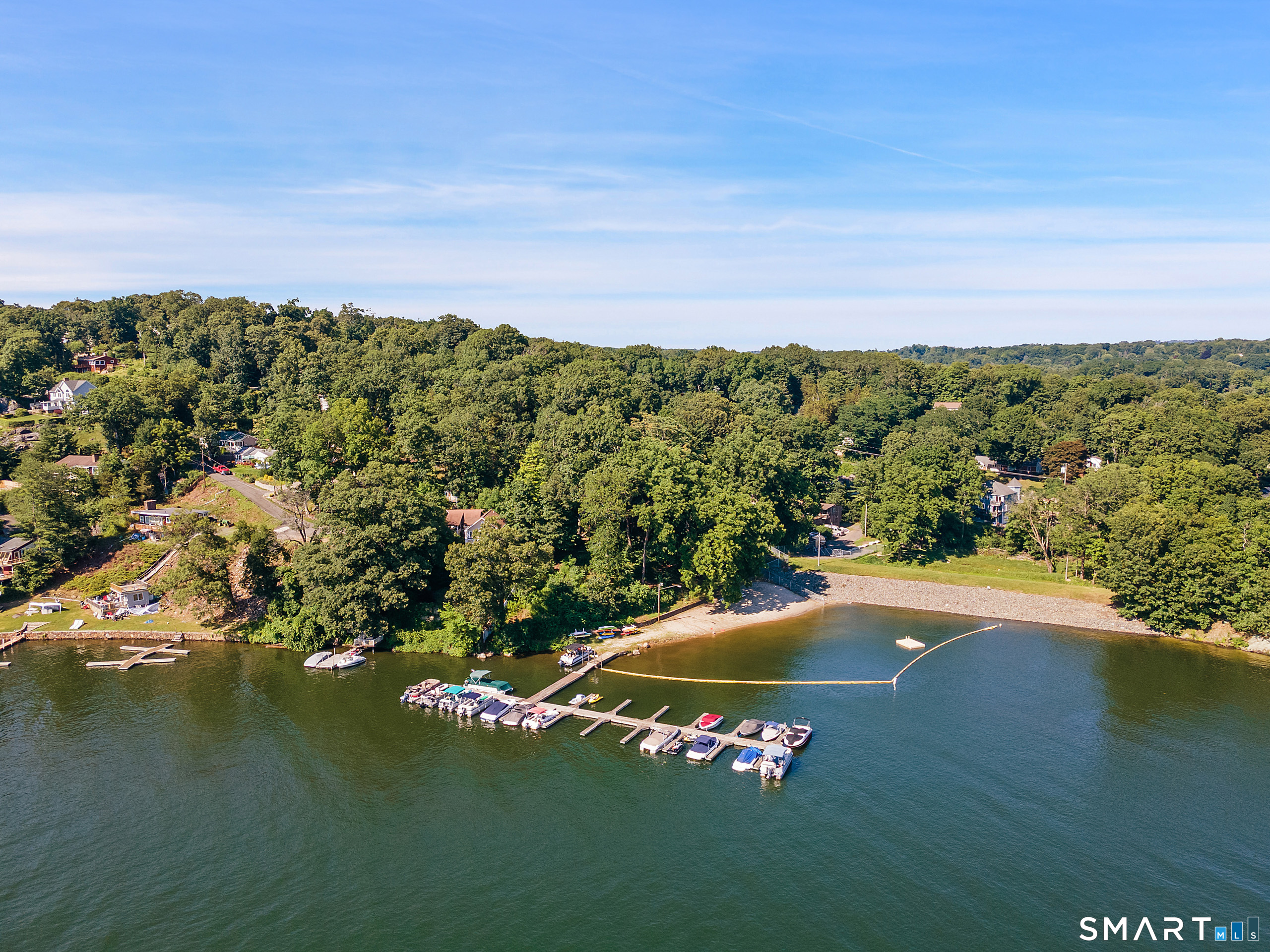 4 Beach Road Danbury, CT 06811 - Photo 4 of 39