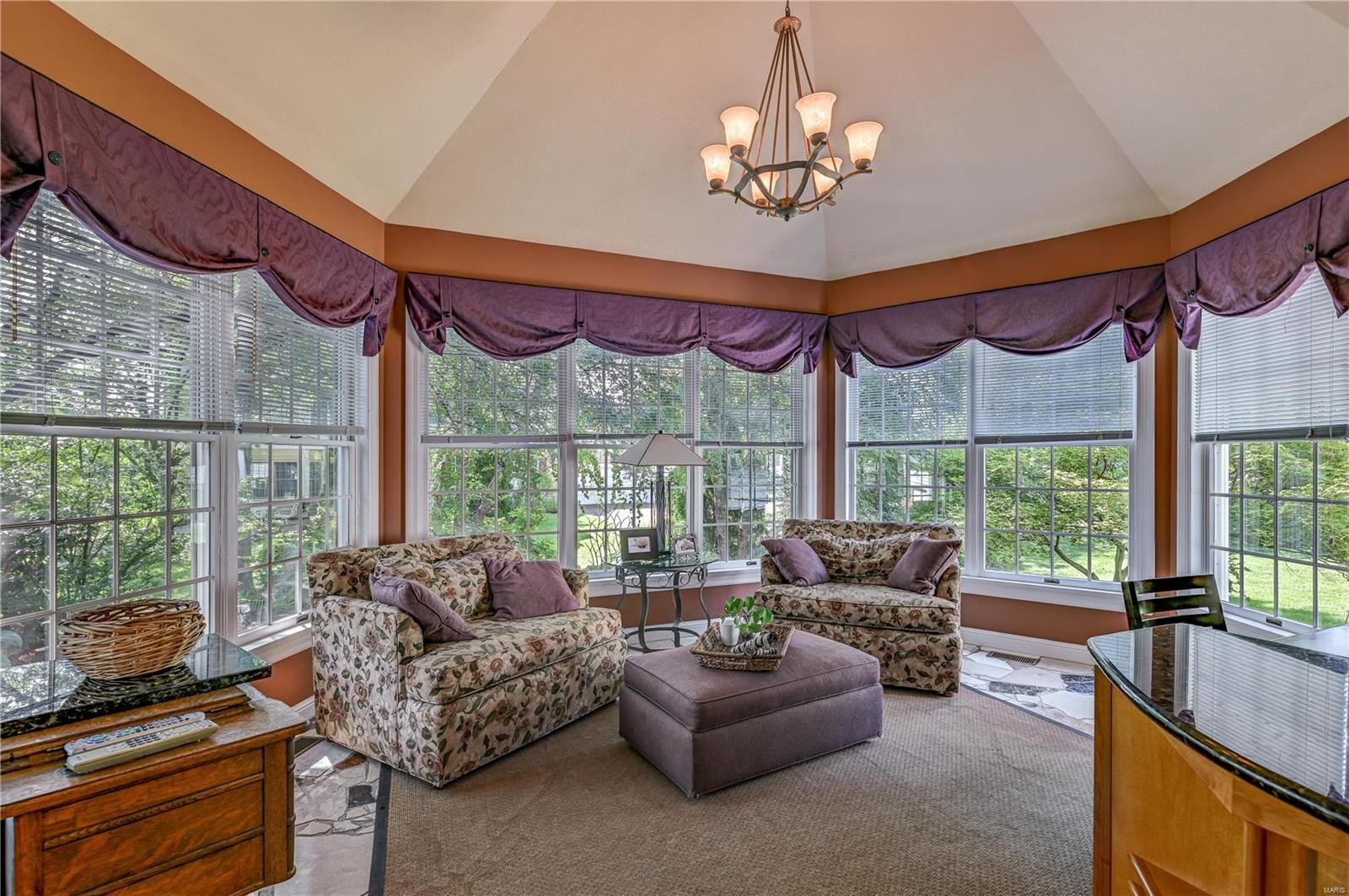 833 Stable Ridge Road Kirkwood, MO 63122 - Photo 8 of 30 Gallery Image 8