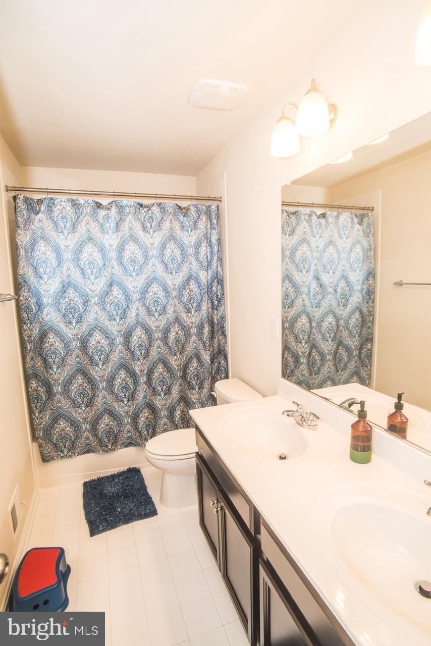 2541 Standifer Place Lanham, MD 20706 - Photo 3 of 25