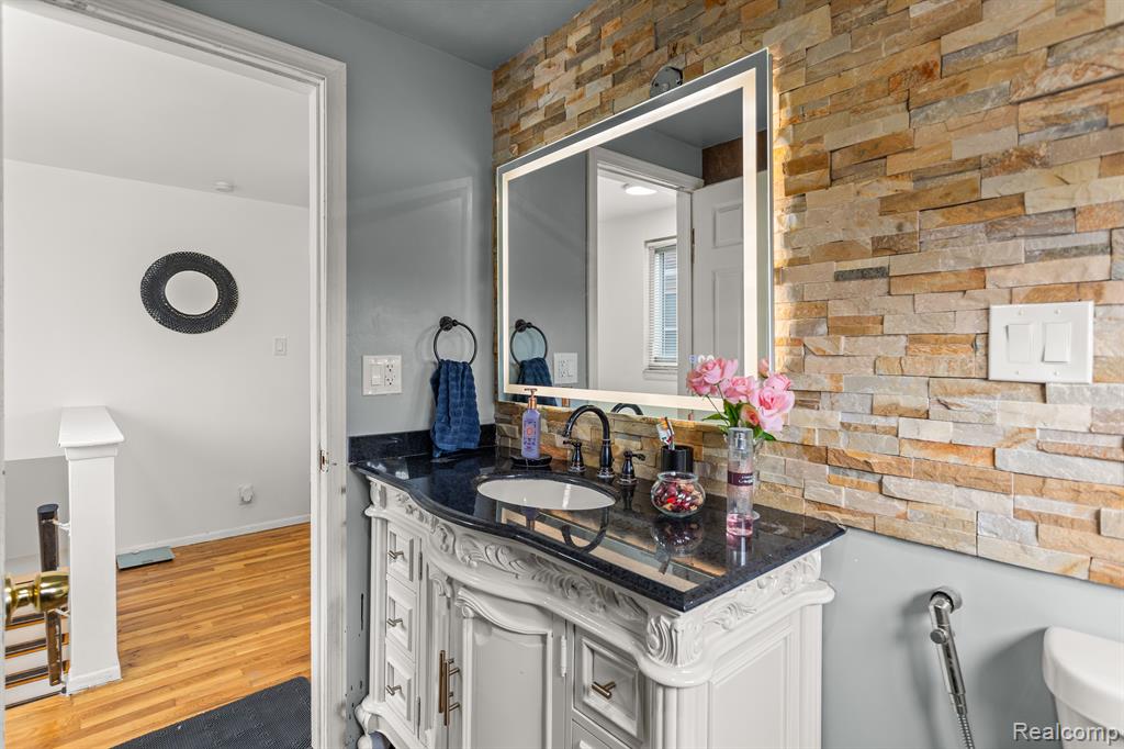 4604 Palmer Street Dearborn, MI 48126 - Photo 14 of 27