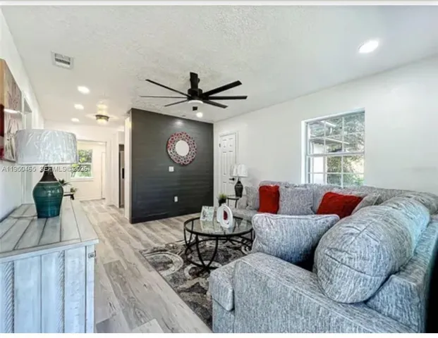 $2,850 | 5345 Avon Court, Orlando, FL 32807