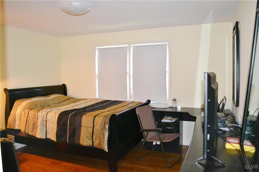 355 Wedgewood Road Bethlehem, PA 18017 - Photo 20 of 27 First of two bedrooms in the front of the house.