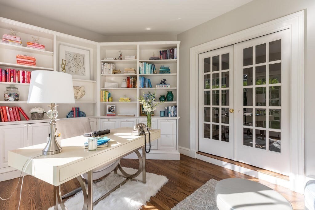 6 Hampton Road Lexington, MA 02421 - Photo 11 of 41 a workspace with furniture and window