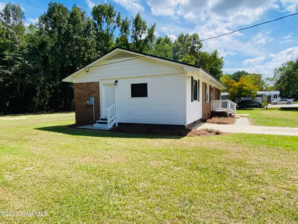$169,000 | 1924 Mille Christine Road, Whiteville, NC 28472