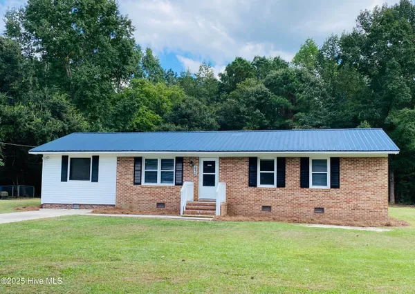 $169,000 | 1924 Mille Christine Road, Whiteville, NC 28472