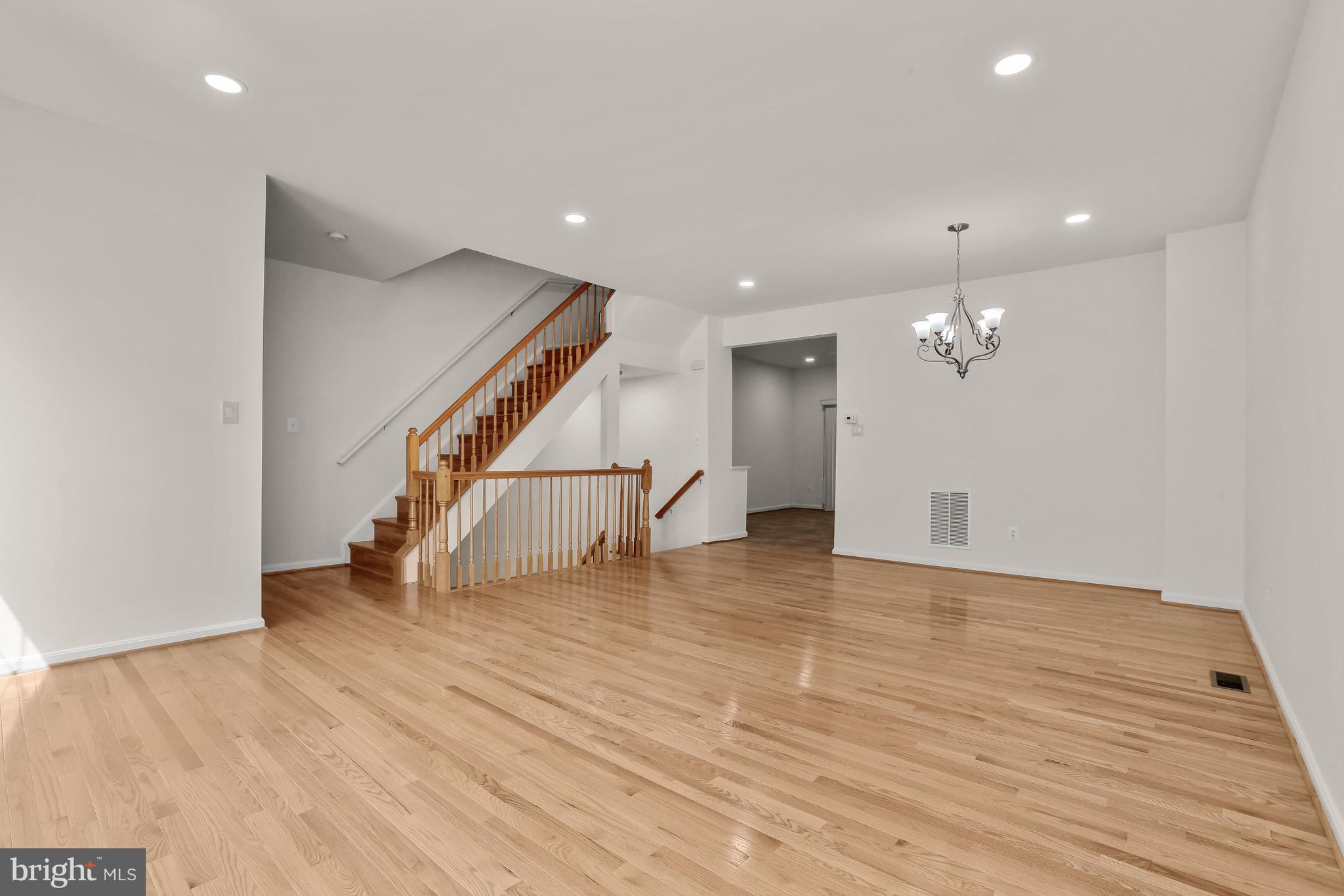 4603 Buckhorn Ridge Fairfax, VA 22030 - Photo 15 of 55 Living and Dining Room