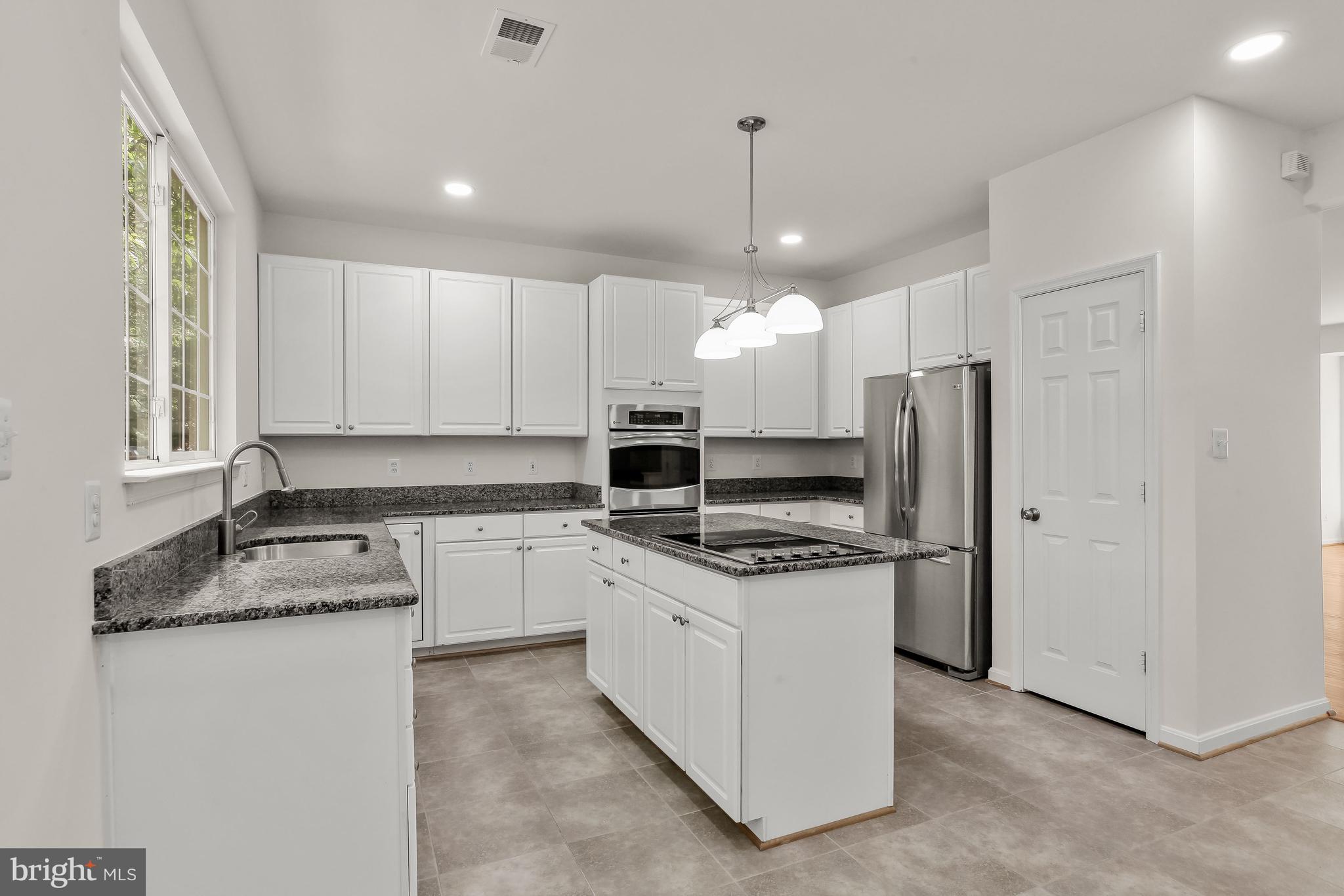 4603 Buckhorn Ridge Fairfax, VA 22030 - Photo 17 of 55 Kitchen