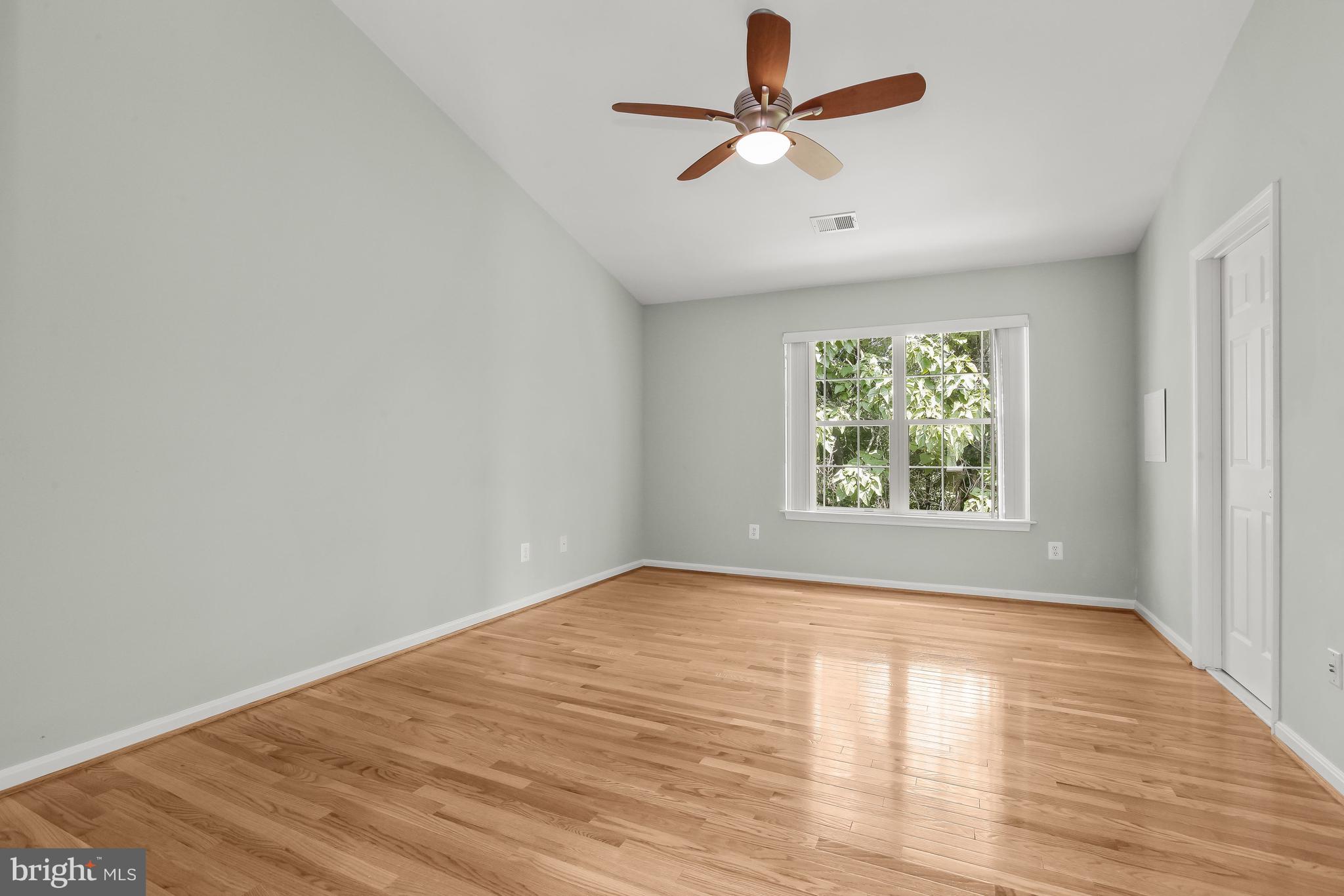 4603 Buckhorn Ridge Fairfax, VA 22030 - Photo 21 of 55 Primary Bedroom