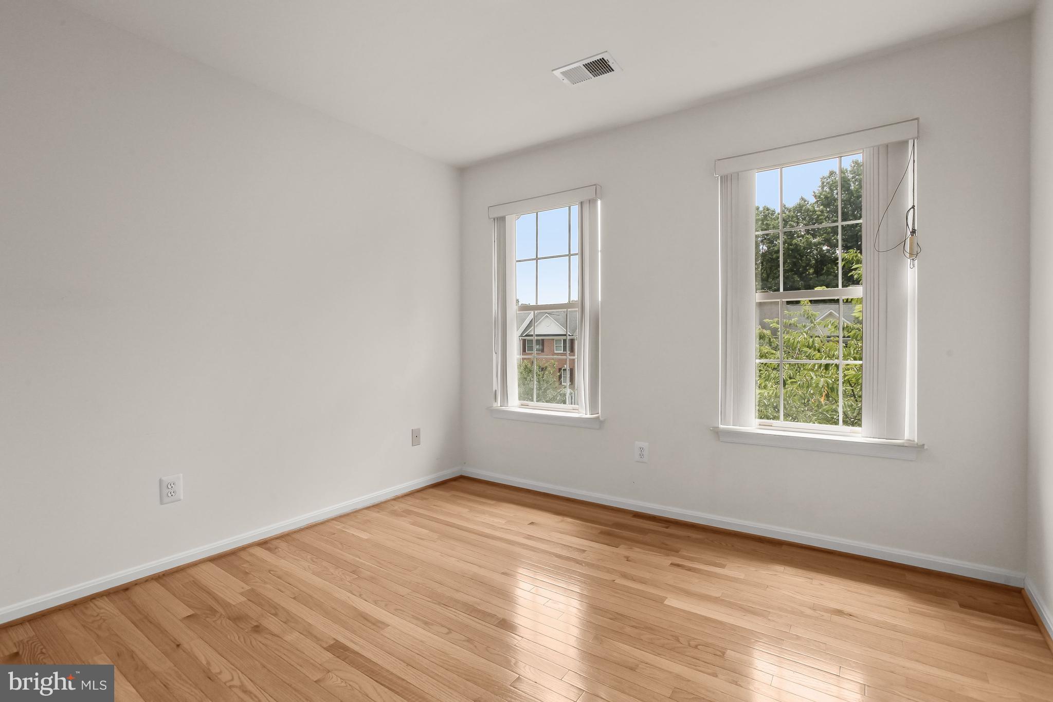 4603 Buckhorn Ridge Fairfax, VA 22030 - Photo 27 of 55 Bedroom