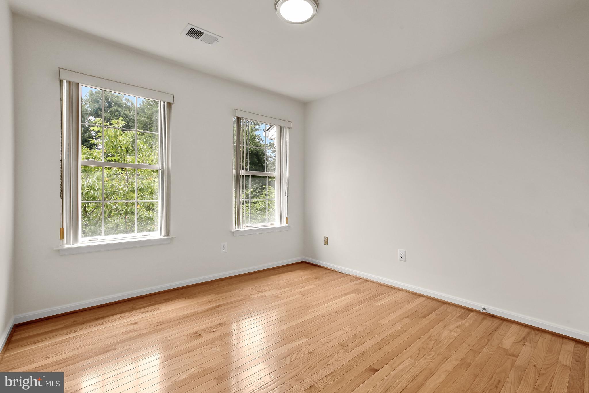 4603 Buckhorn Ridge Fairfax, VA 22030 - Photo 29 of 55 Bedroom