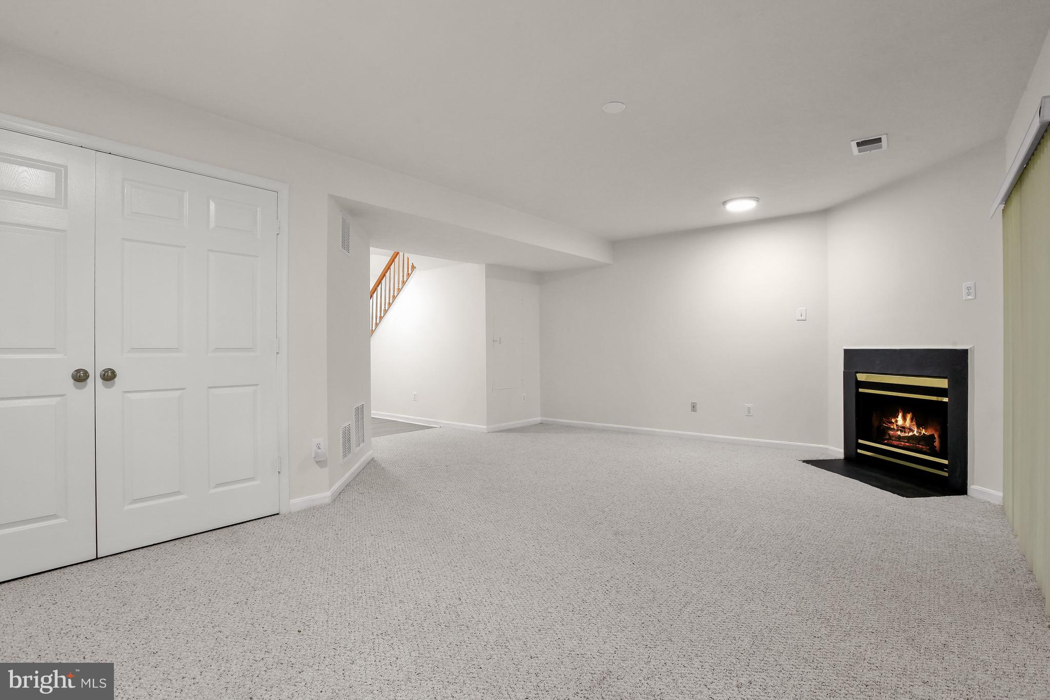 4603 Buckhorn Ridge Fairfax, VA 22030 - Photo 10 of 55 Family Room